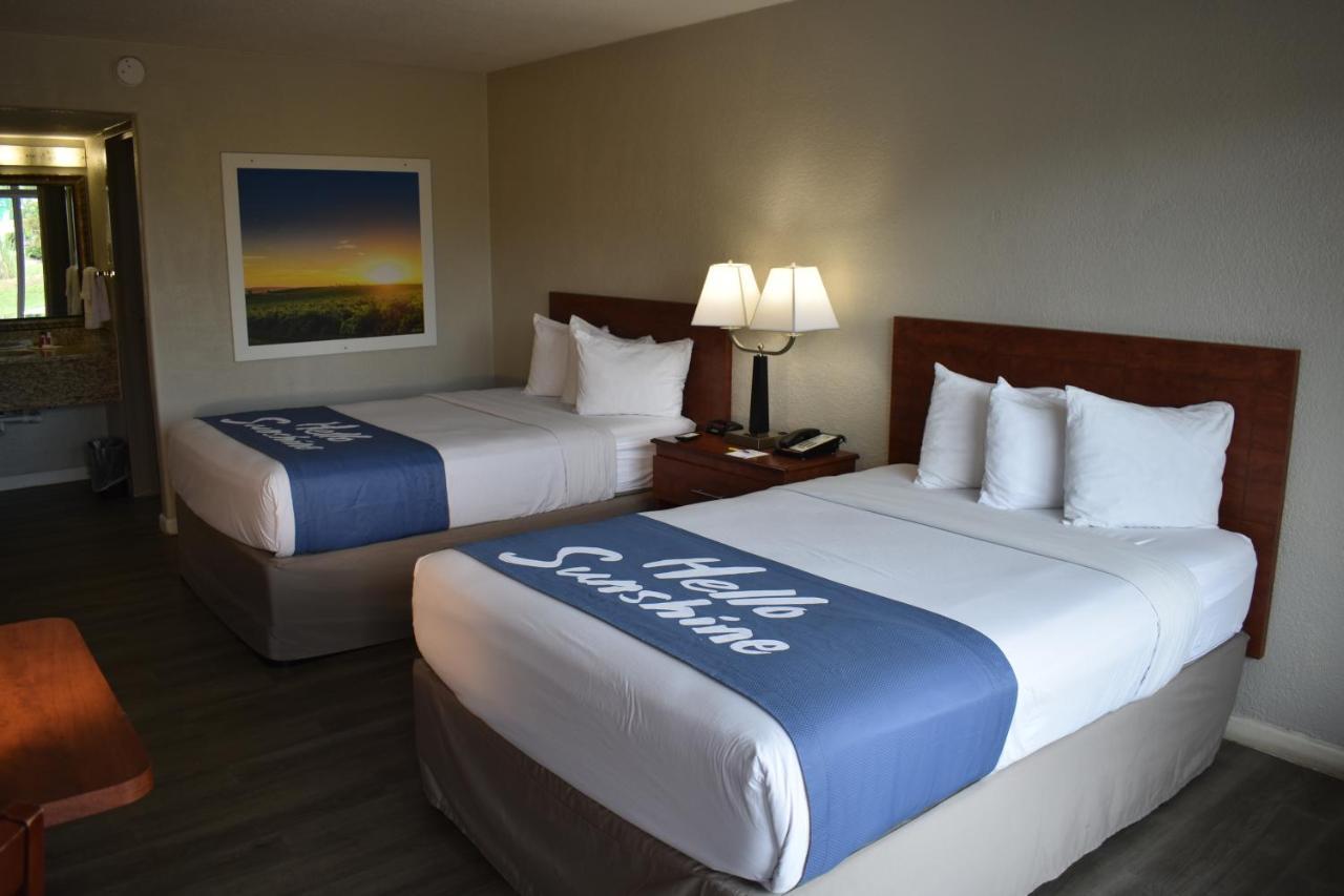 Days Inn By Wyndham Wildwood I-75 Екстериор снимка