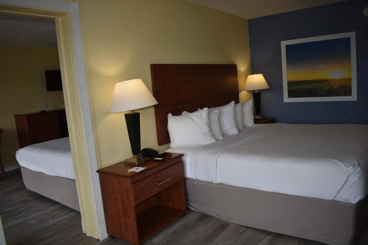 Days Inn By Wyndham Wildwood I-75 Екстериор снимка