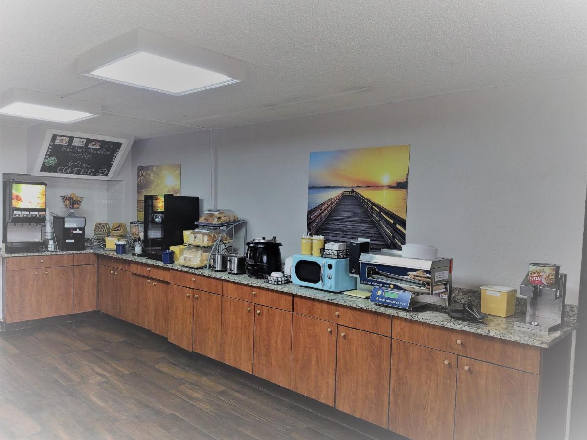 Days Inn By Wyndham Wildwood I-75 Екстериор снимка
