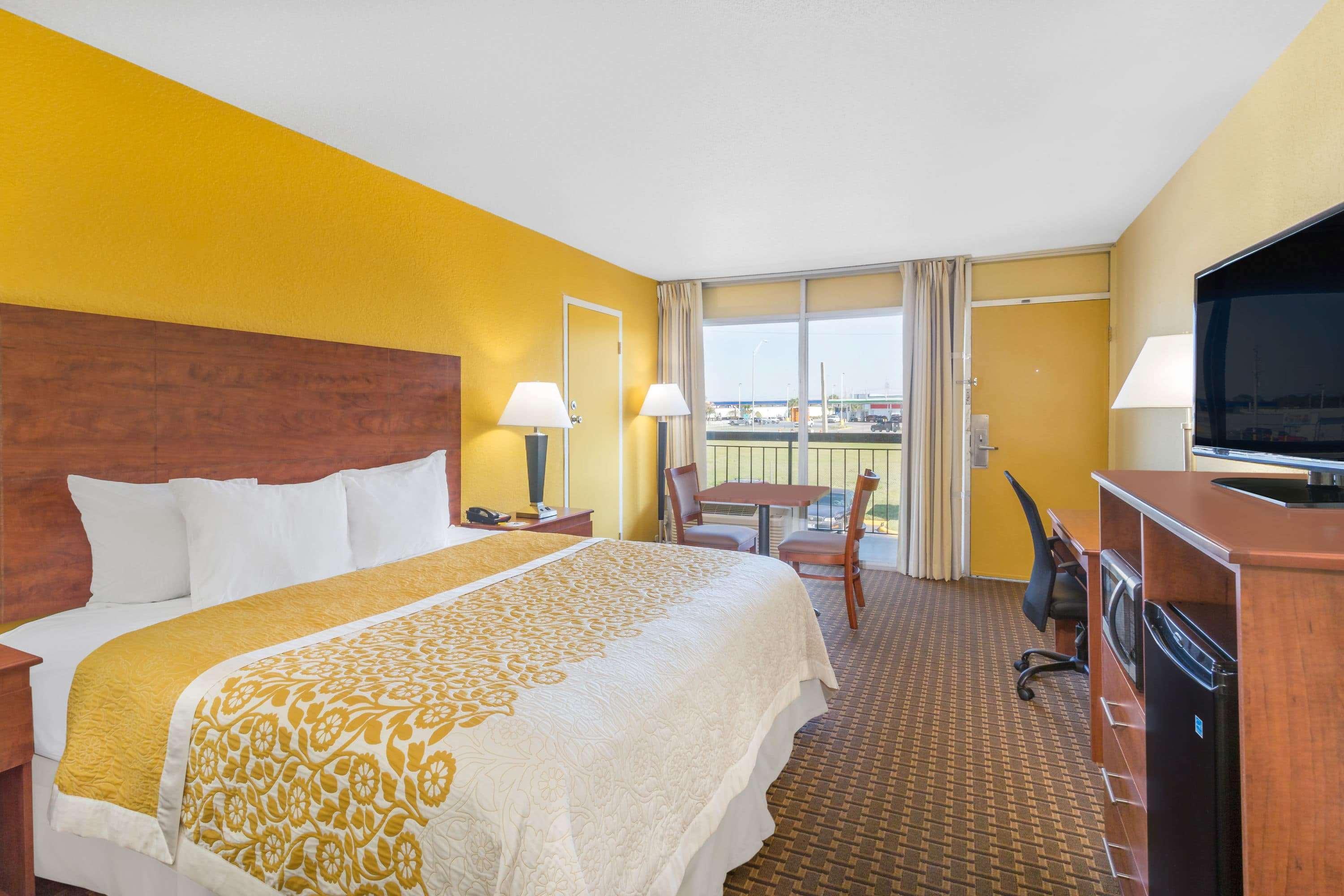 Days Inn By Wyndham Wildwood I-75 Екстериор снимка