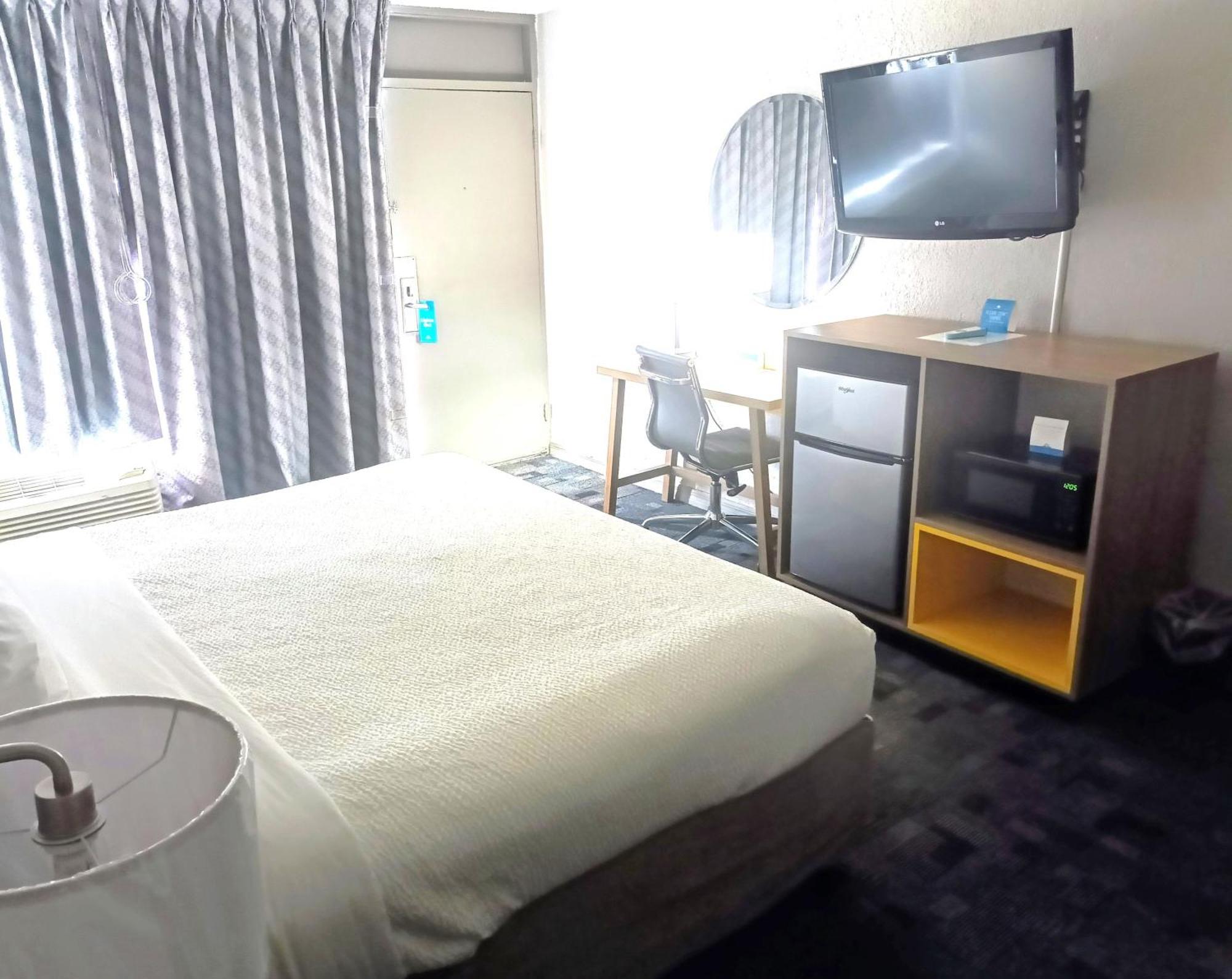 Days Inn By Wyndham Wildwood I-75 Екстериор снимка