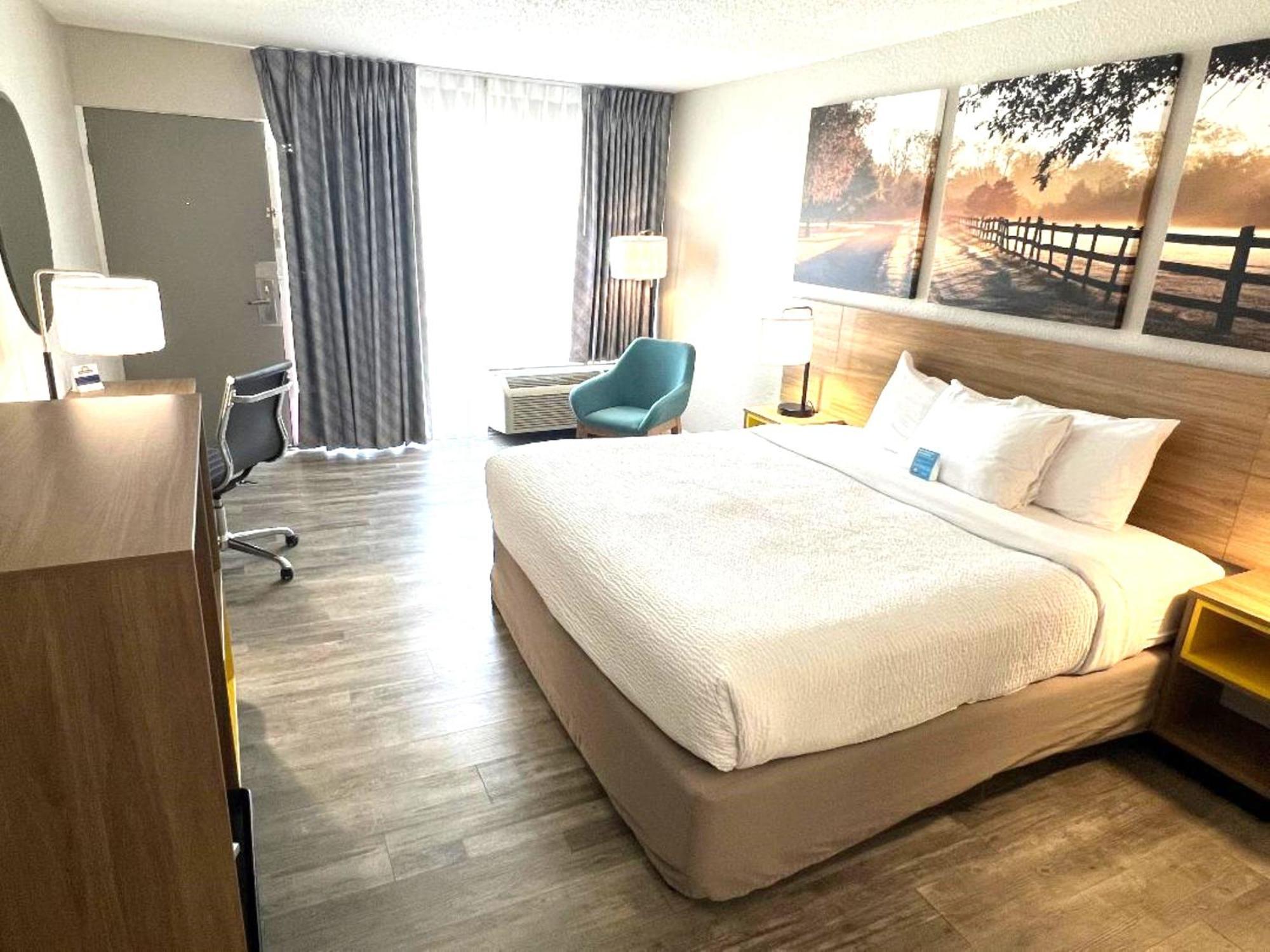 Days Inn By Wyndham Wildwood I-75 Екстериор снимка