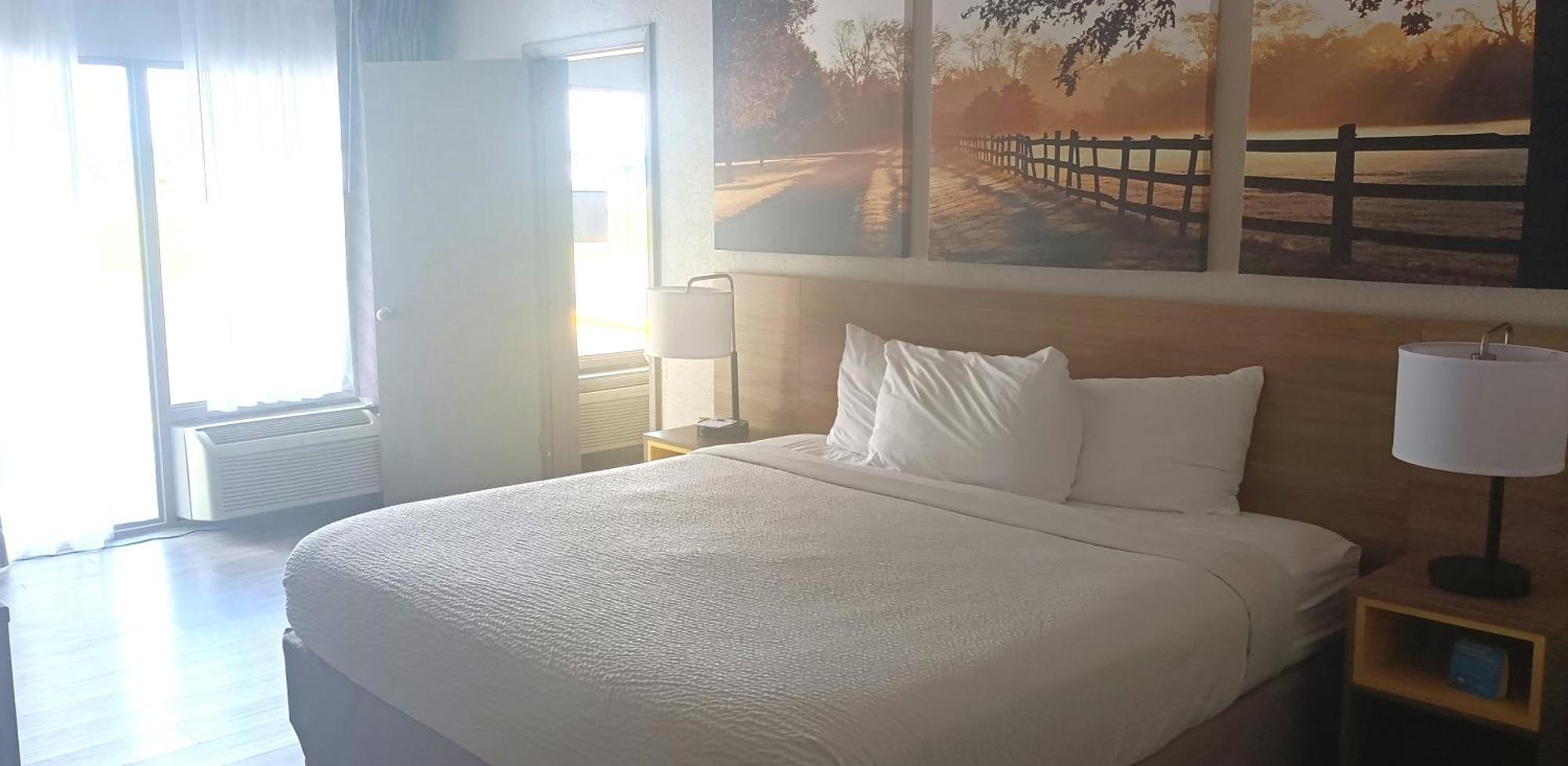 Days Inn By Wyndham Wildwood I-75 Екстериор снимка