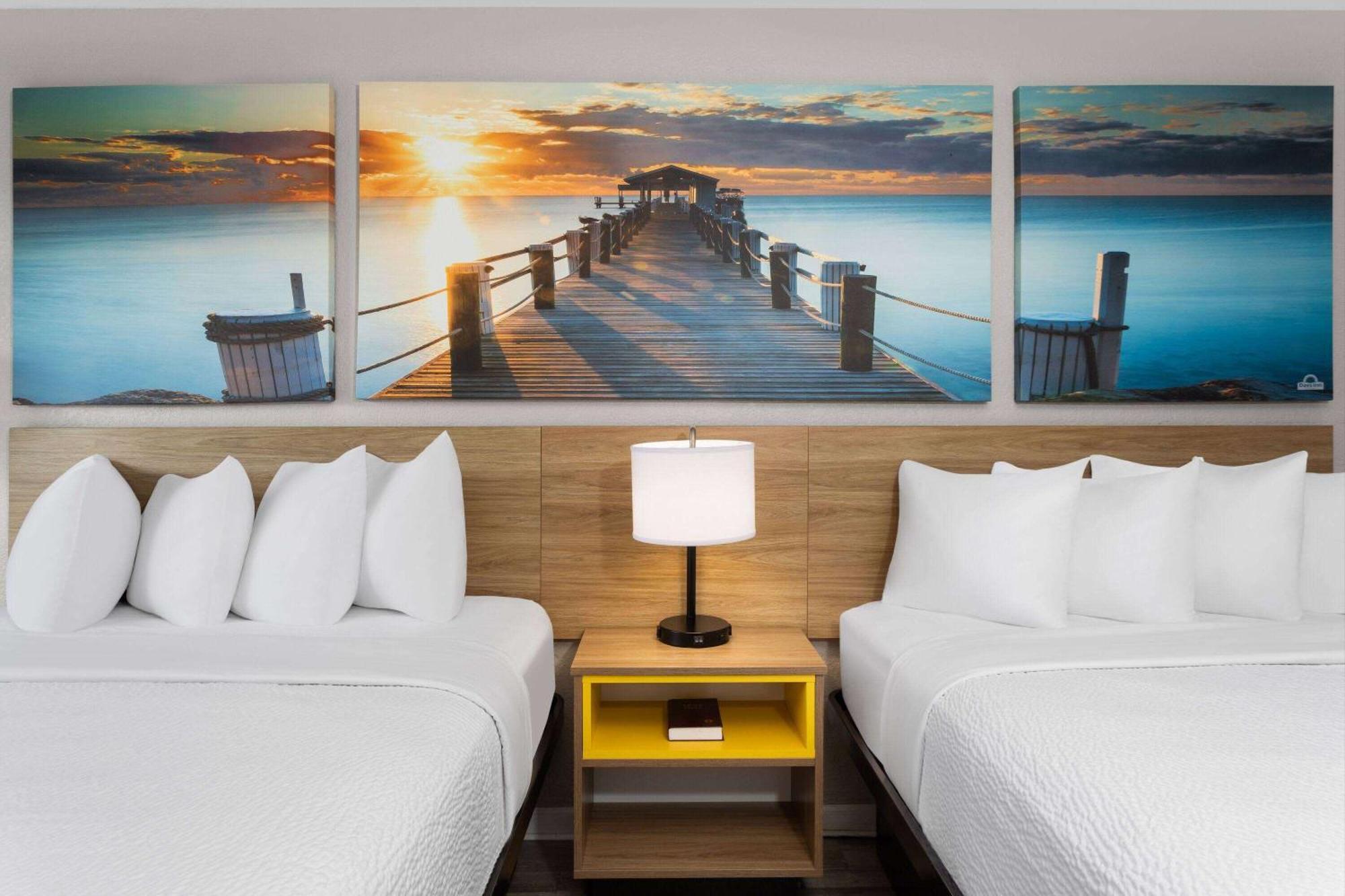 Days Inn By Wyndham Wildwood I-75 Екстериор снимка