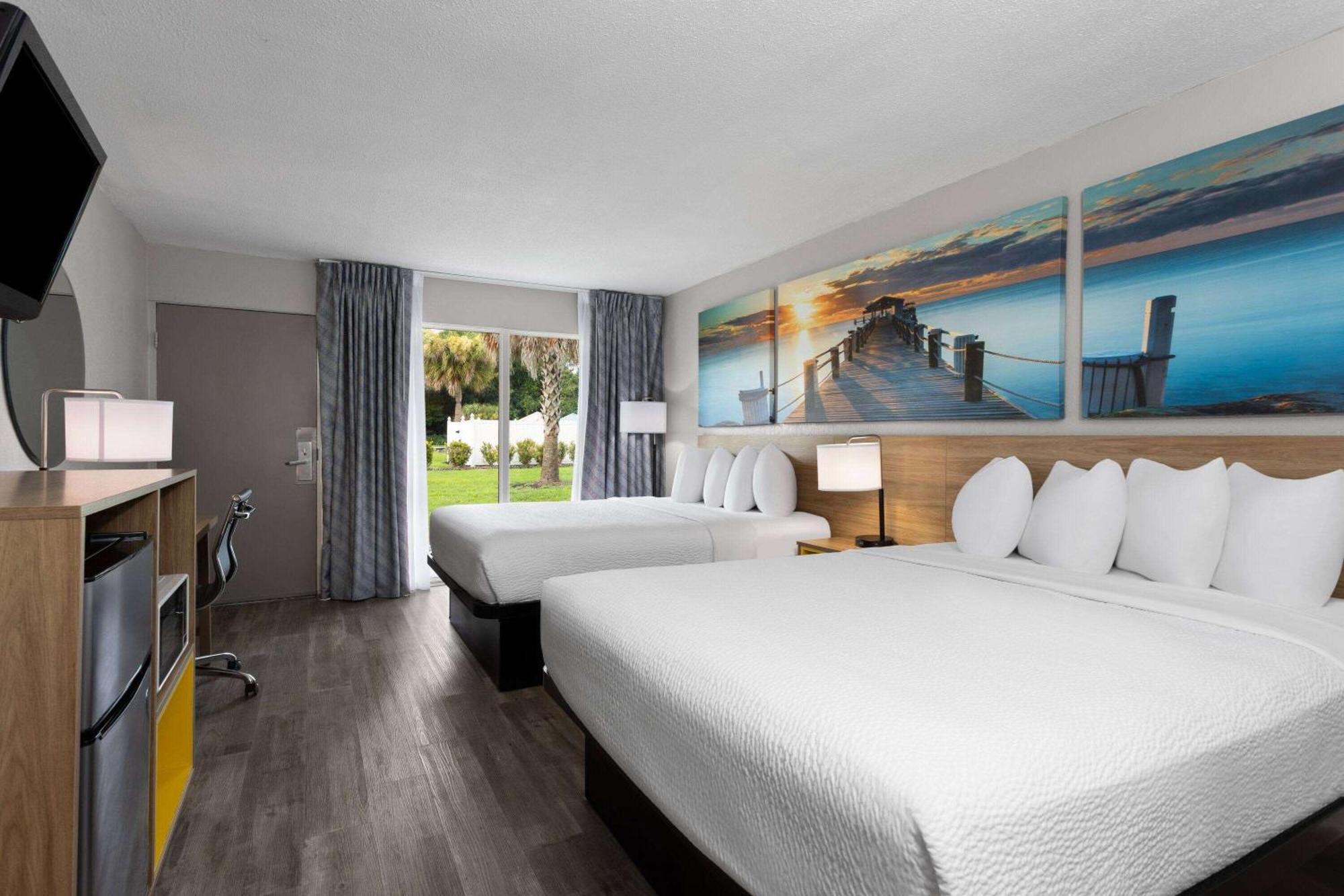 Days Inn By Wyndham Wildwood I-75 Екстериор снимка