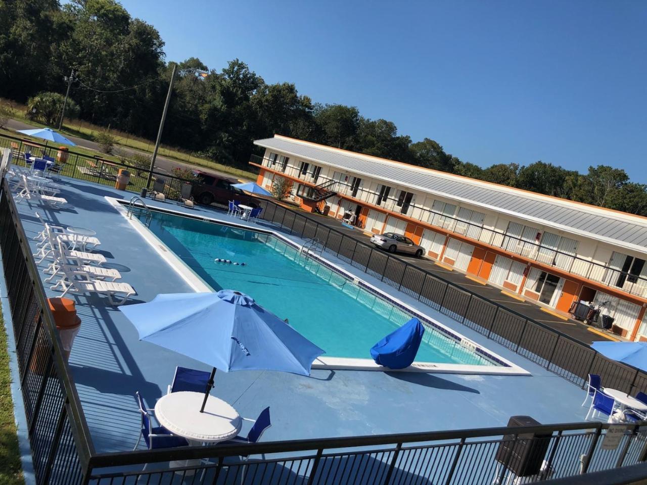 Days Inn By Wyndham Wildwood I-75 Екстериор снимка